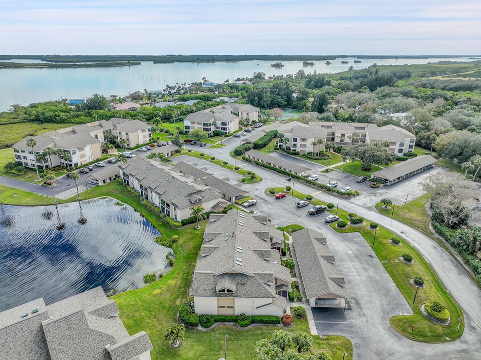 На продажу: $270,000 (2 спален, 2 ванн, 1105 Квадратных фут)