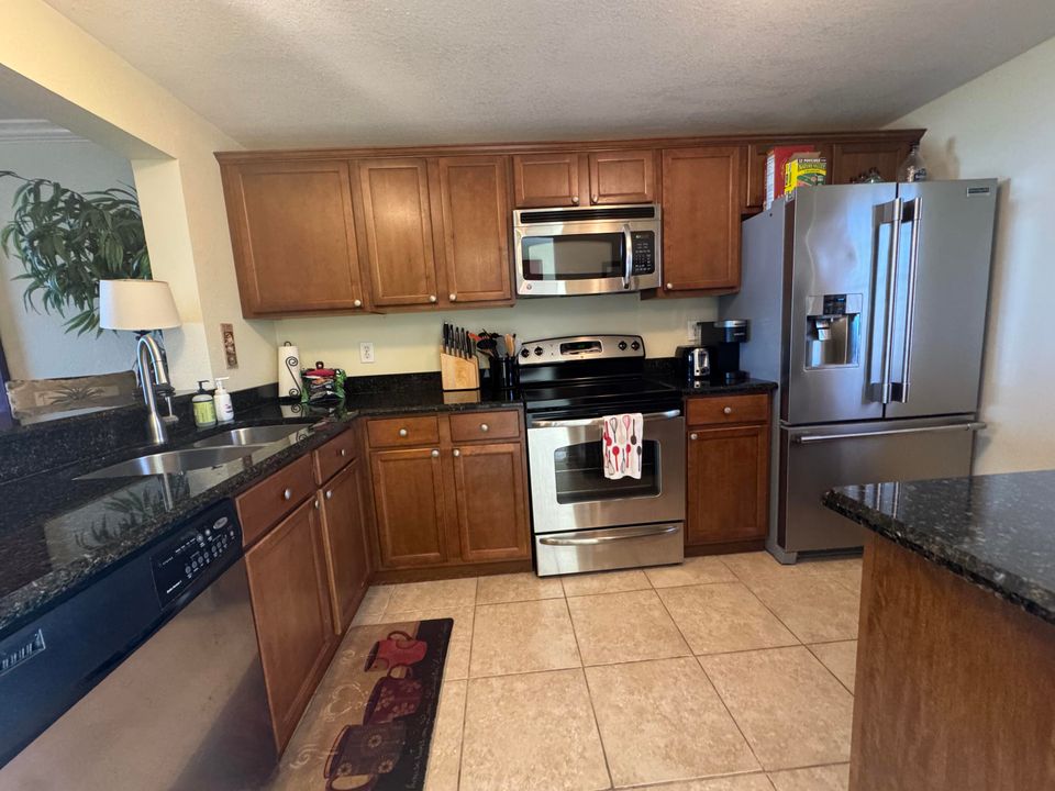 出租: $2,400 (2 贝兹, 2 浴室, 1053 平方英尺)