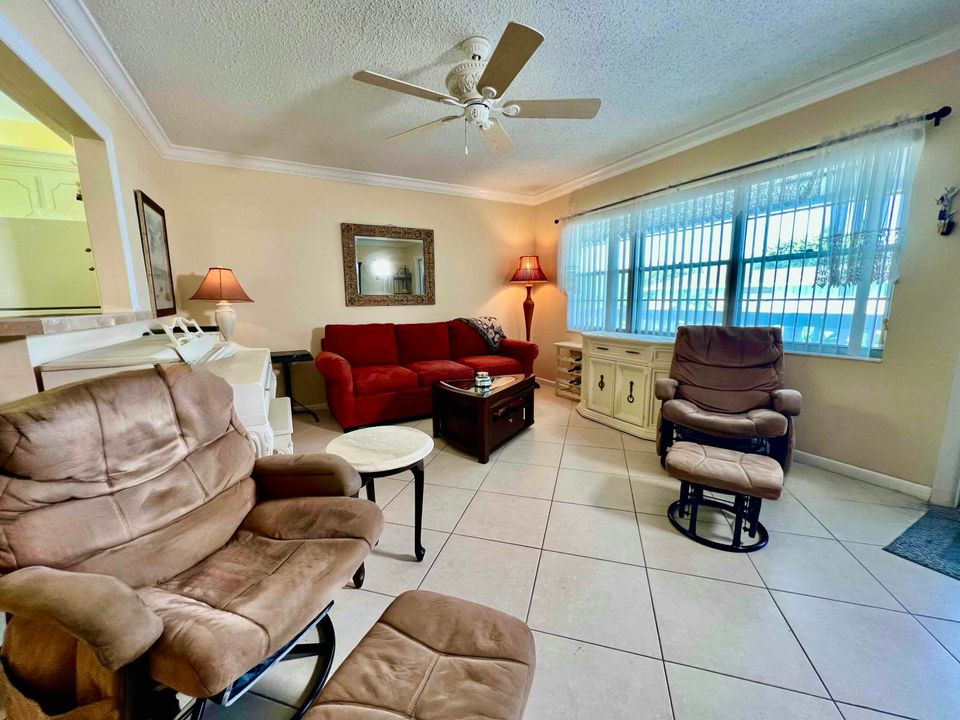 待售: $80,000 (1 贝兹, 1 浴室, 700 平方英尺)