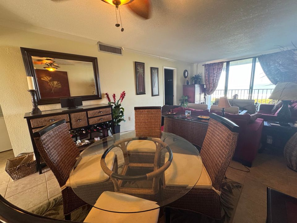 出租: $2,400 (2 贝兹, 2 浴室, 1053 平方英尺)