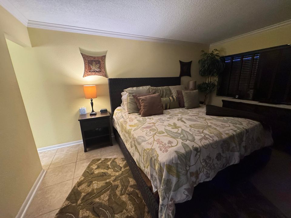 出租: $2,400 (2 贝兹, 2 浴室, 1053 平方英尺)