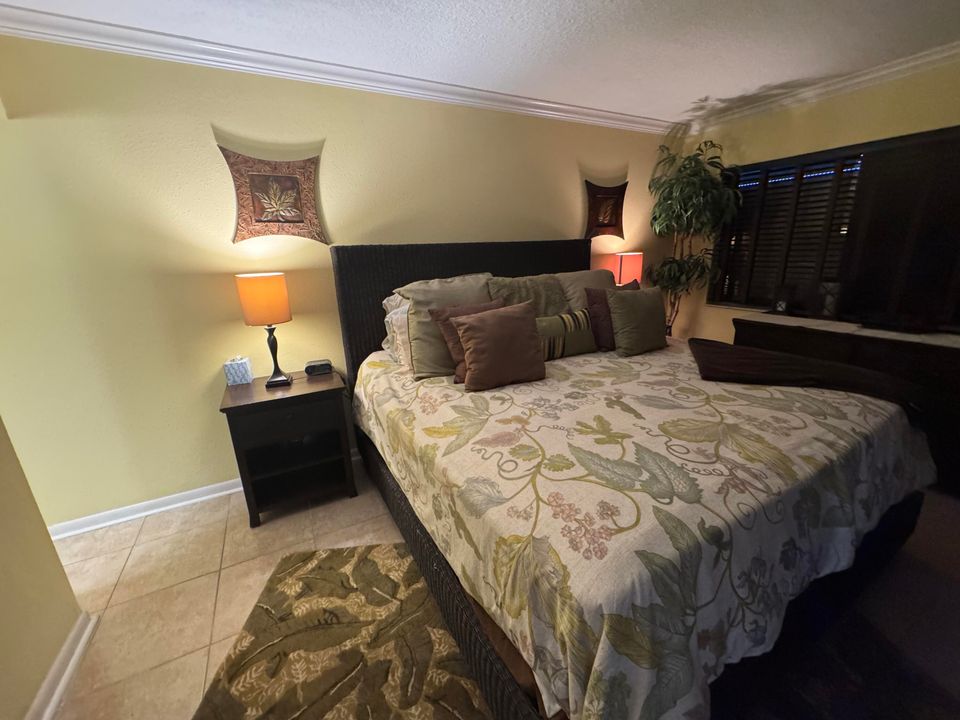 出租: $2,400 (2 贝兹, 2 浴室, 1053 平方英尺)