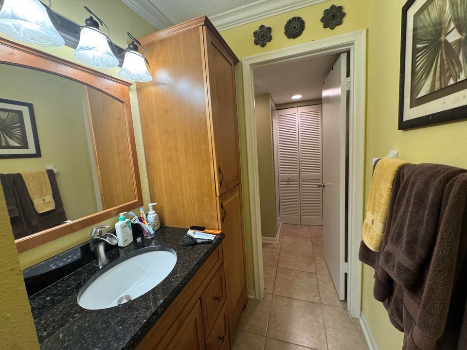 出租: $2,400 (2 贝兹, 2 浴室, 1053 平方英尺)