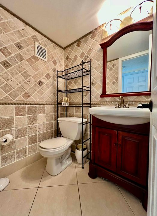 待售: $80,000 (1 贝兹, 1 浴室, 700 平方英尺)