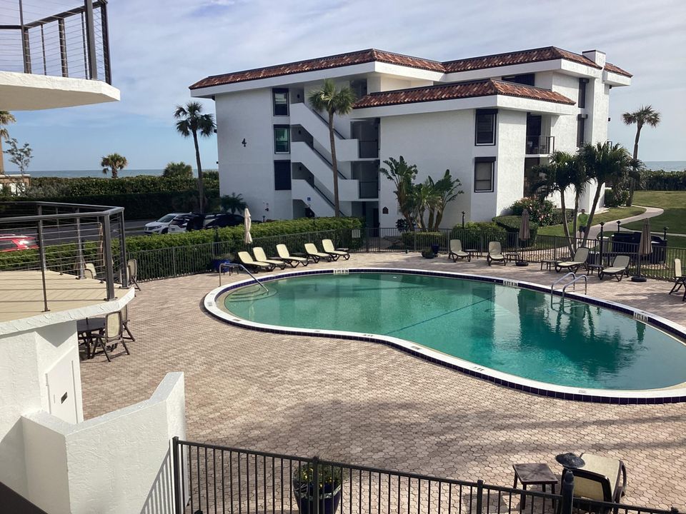 Activo con contrato: $375,000 (3 camas, 3 baños, 1919 Pies cuadrados)