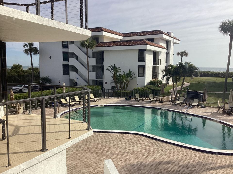 Activo con contrato: $375,000 (3 camas, 3 baños, 1919 Pies cuadrados)