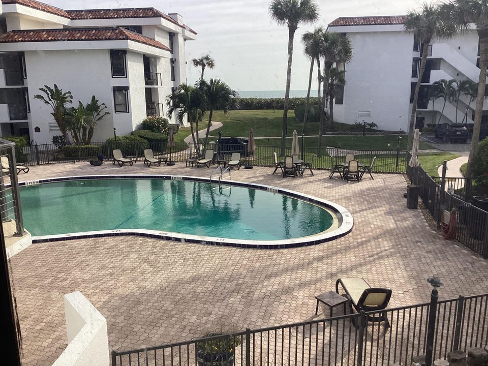 Activo con contrato: $375,000 (3 camas, 3 baños, 1919 Pies cuadrados)