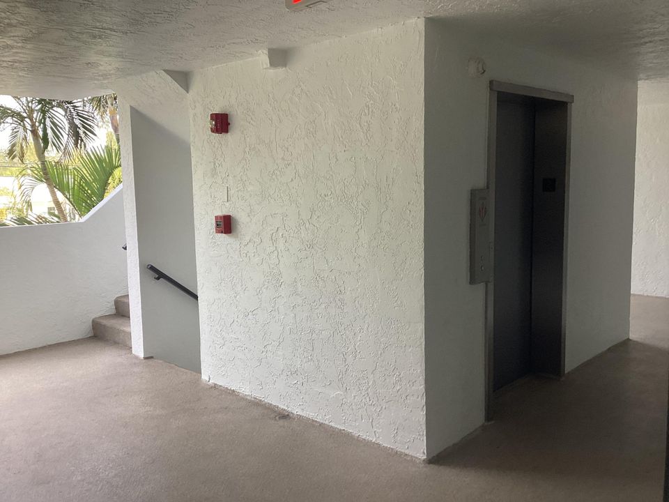 Activo con contrato: $375,000 (3 camas, 3 baños, 1919 Pies cuadrados)