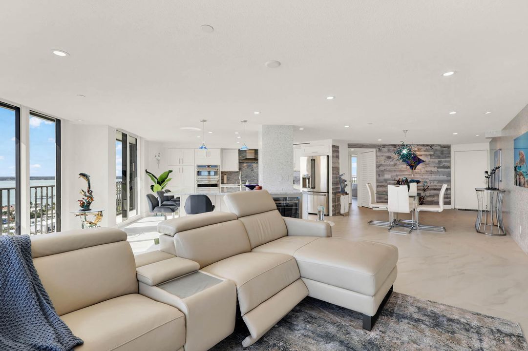 На продажу: $950,000 (2 спален, 2 ванн, 1679 Квадратных фут)