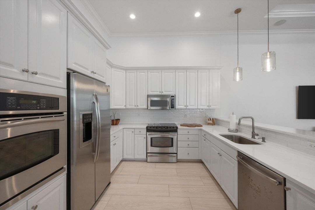 В аренду: $20,000 (3 спален, 4 ванн, 2395 Квадратных фут)