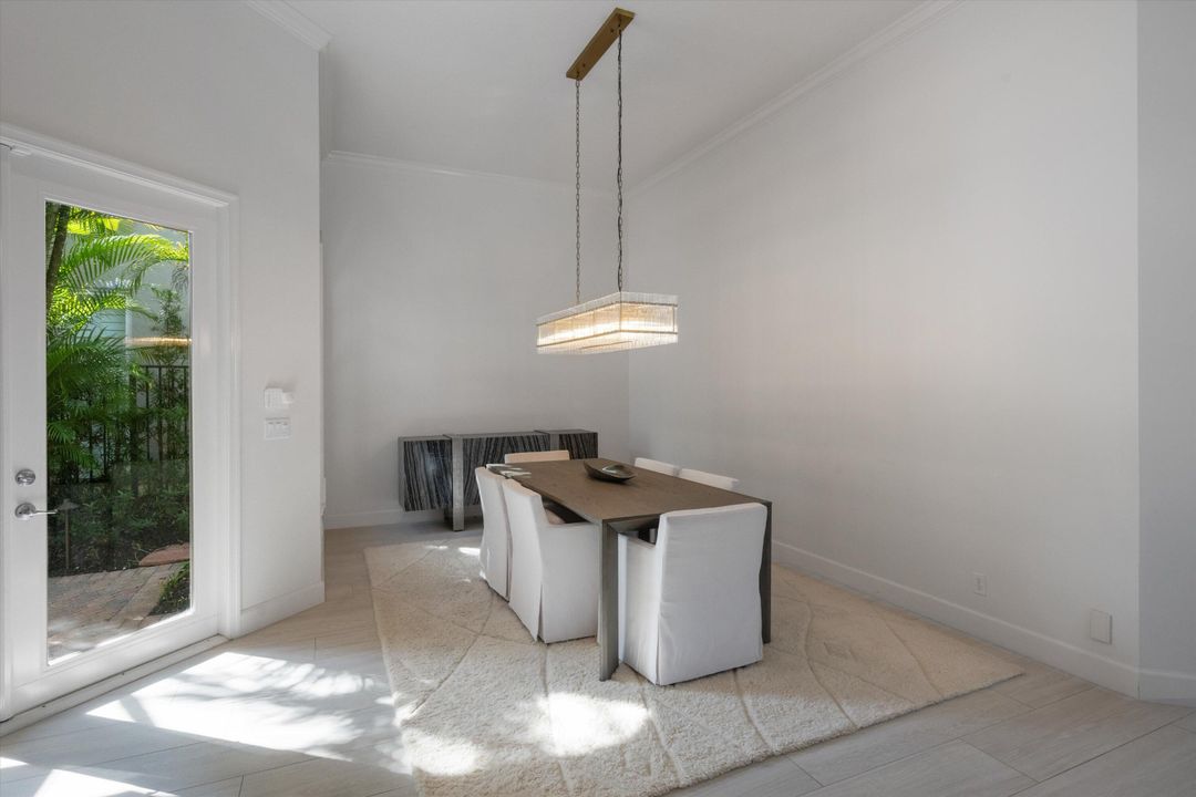 В аренду: $20,000 (3 спален, 4 ванн, 2395 Квадратных фут)