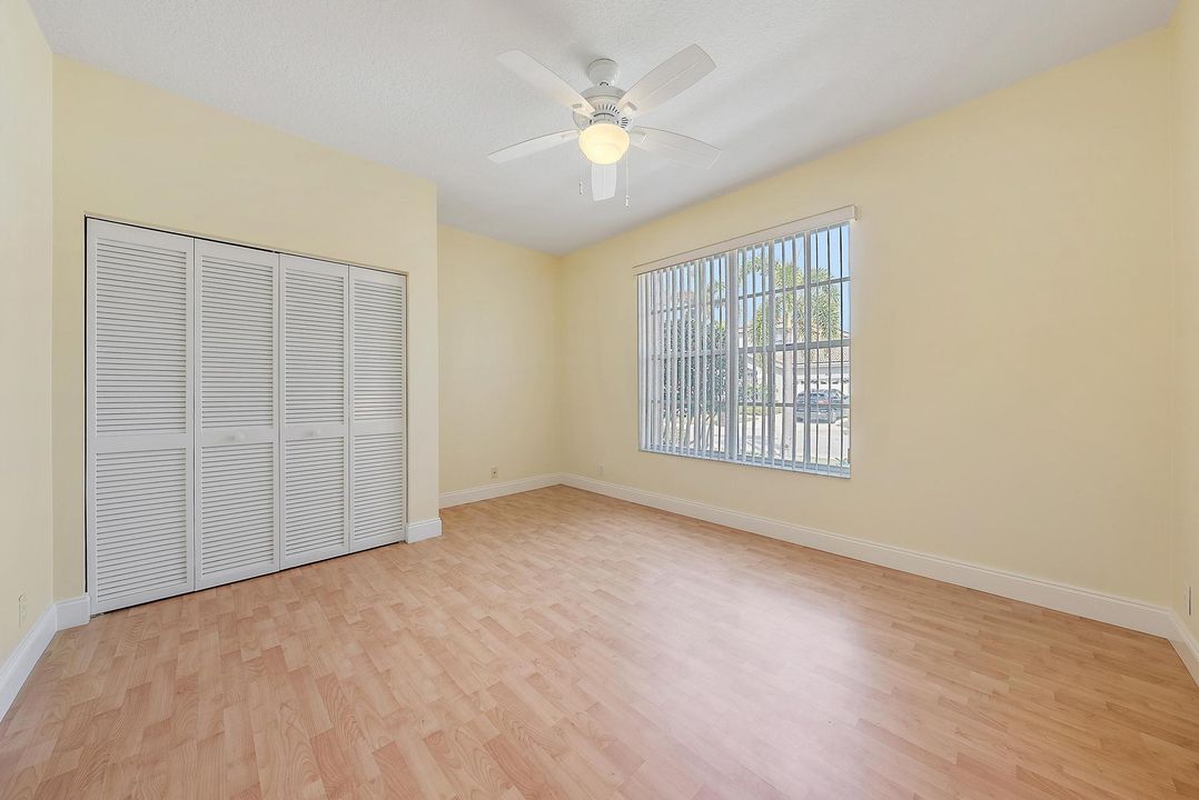 For Sale: $389,000 (3 beds, 2 baths, 1549 Square Feet)