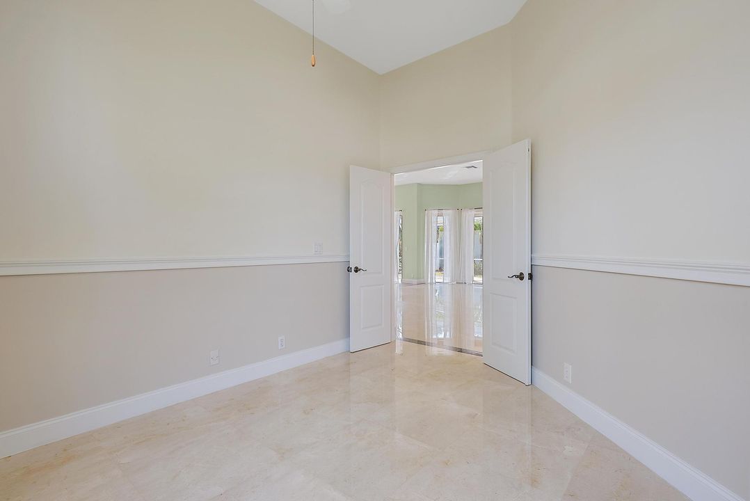 For Sale: $389,000 (3 beds, 2 baths, 1549 Square Feet)