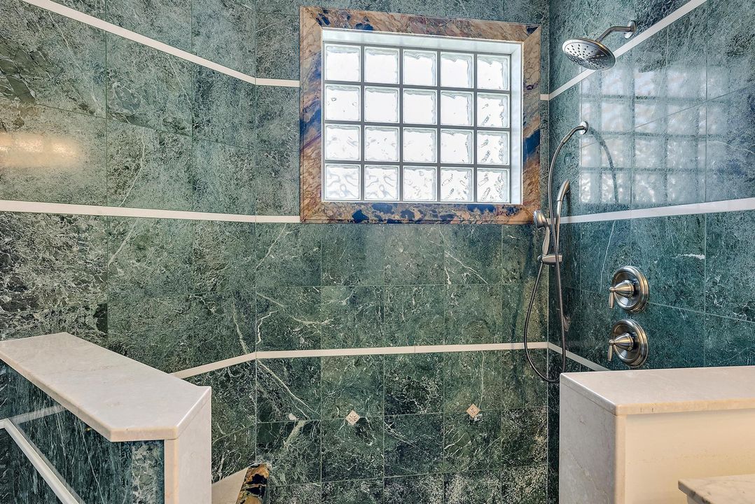 For Sale: $389,000 (3 beds, 2 baths, 1549 Square Feet)