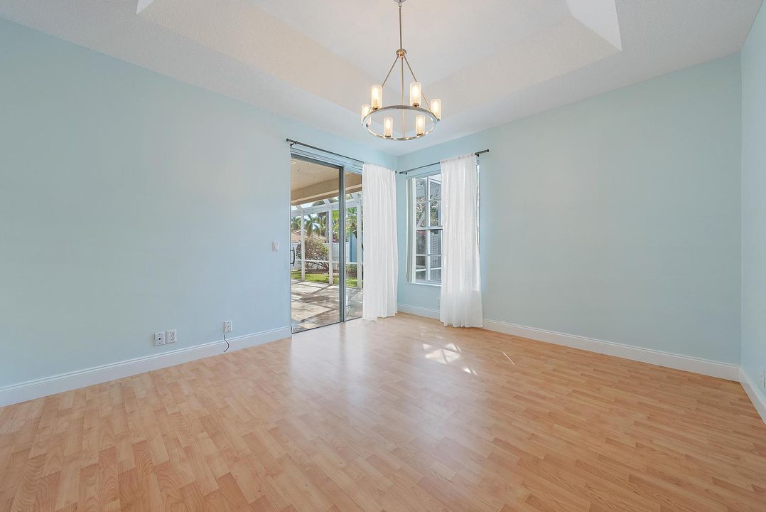 For Sale: $389,000 (3 beds, 2 baths, 1549 Square Feet)