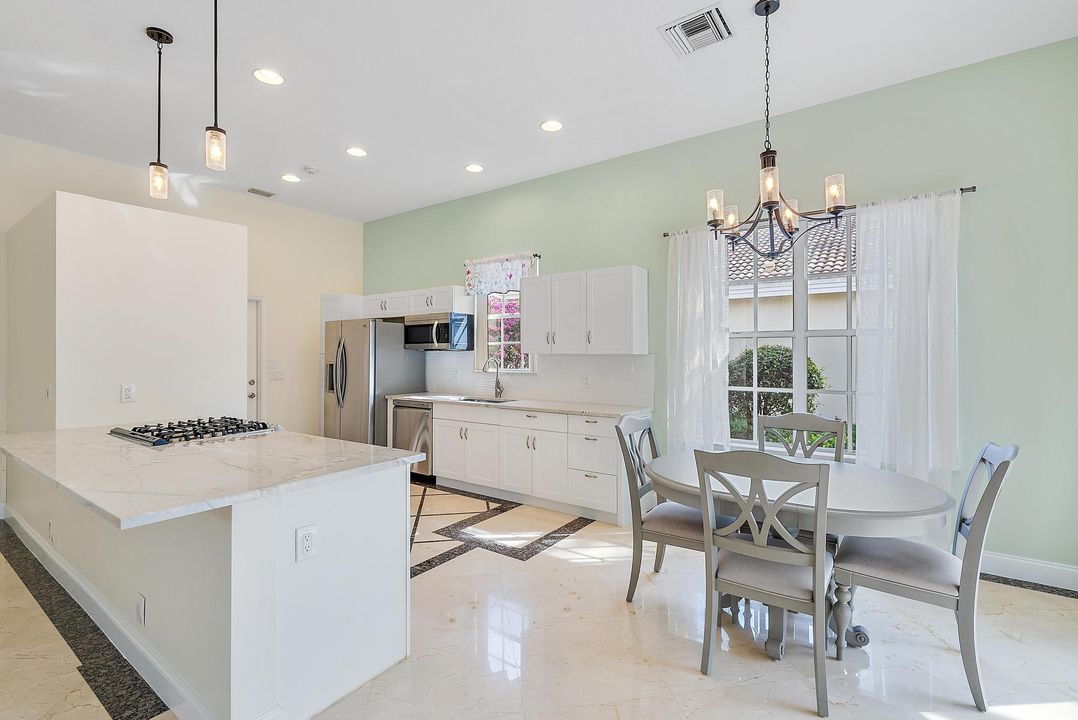 For Sale: $389,000 (3 beds, 2 baths, 1549 Square Feet)