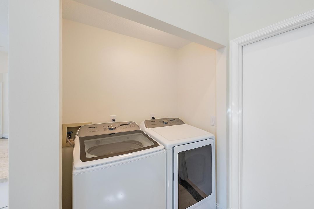 For Sale: $389,000 (3 beds, 2 baths, 1549 Square Feet)