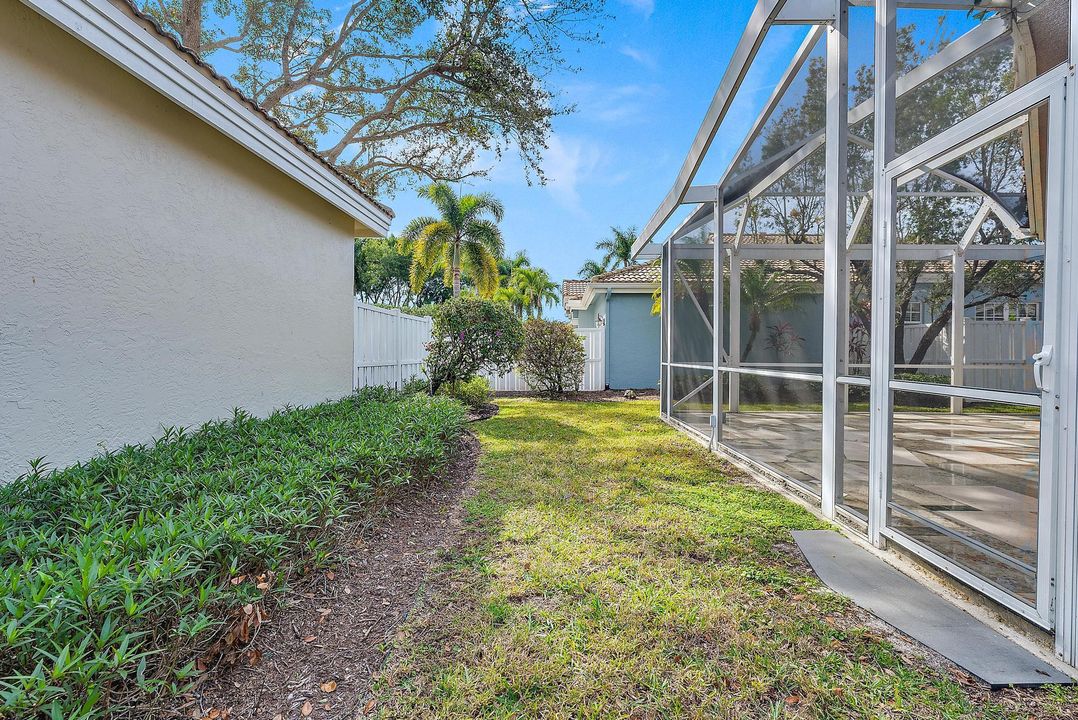 For Sale: $389,000 (3 beds, 2 baths, 1549 Square Feet)