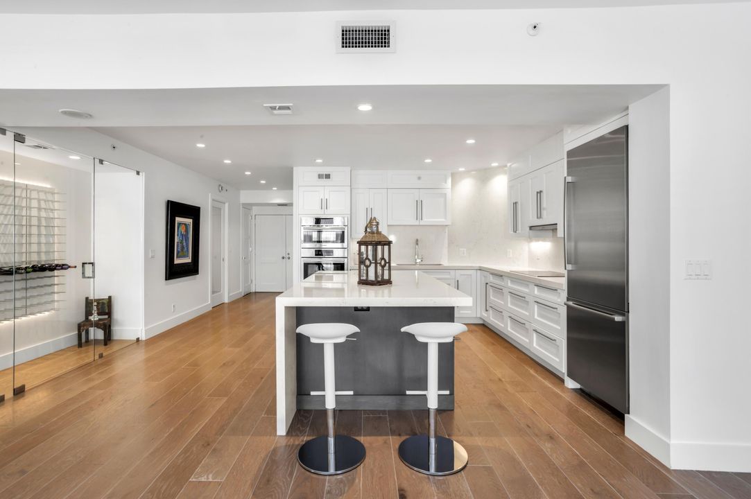 Active With Contract: $3,995,000 (2 beds, 2 baths, 2385 Square Feet)