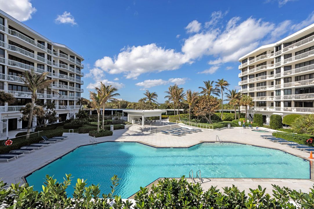 Active With Contract: $3,995,000 (2 beds, 2 baths, 2385 Square Feet)