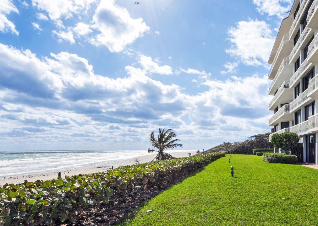 Active With Contract: $3,995,000 (2 beds, 2 baths, 2385 Square Feet)