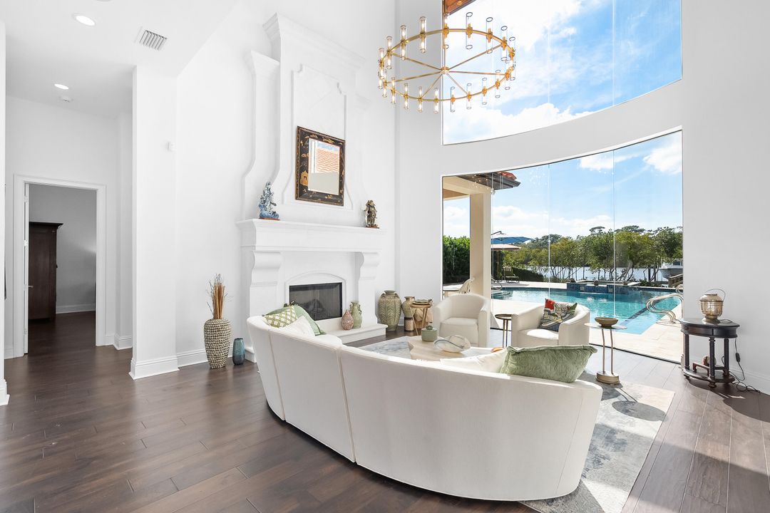 For Sale: $3,495,000 (6 beds, 7 baths, 6213 Square Feet)