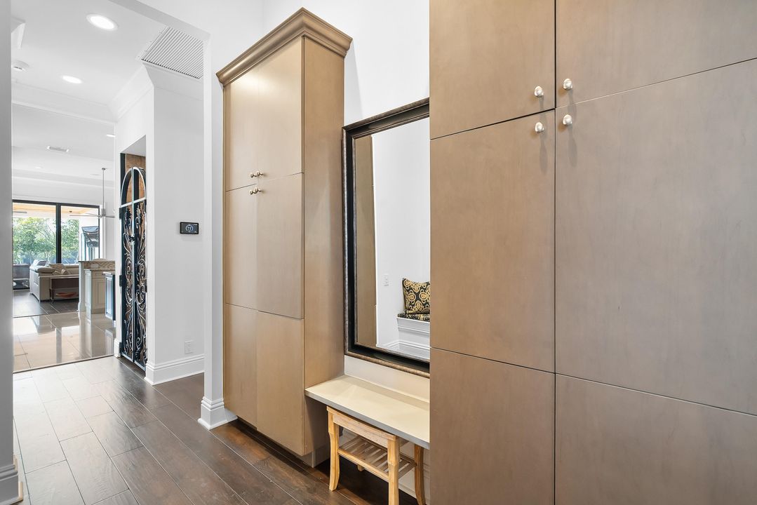 For Sale: $3,495,000 (6 beds, 7 baths, 6213 Square Feet)