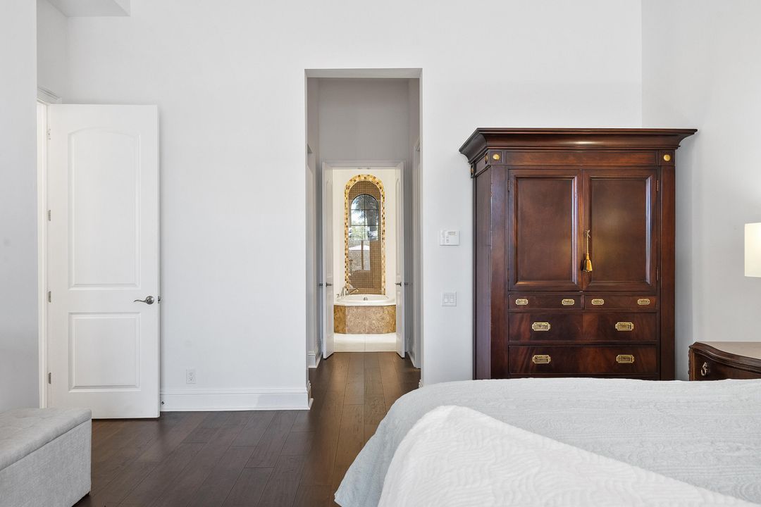 For Sale: $3,495,000 (6 beds, 7 baths, 6213 Square Feet)