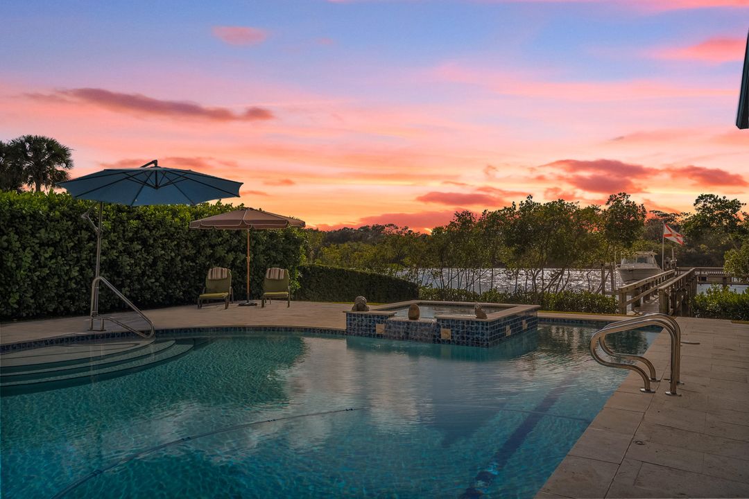 For Sale: $3,495,000 (6 beds, 7 baths, 6213 Square Feet)