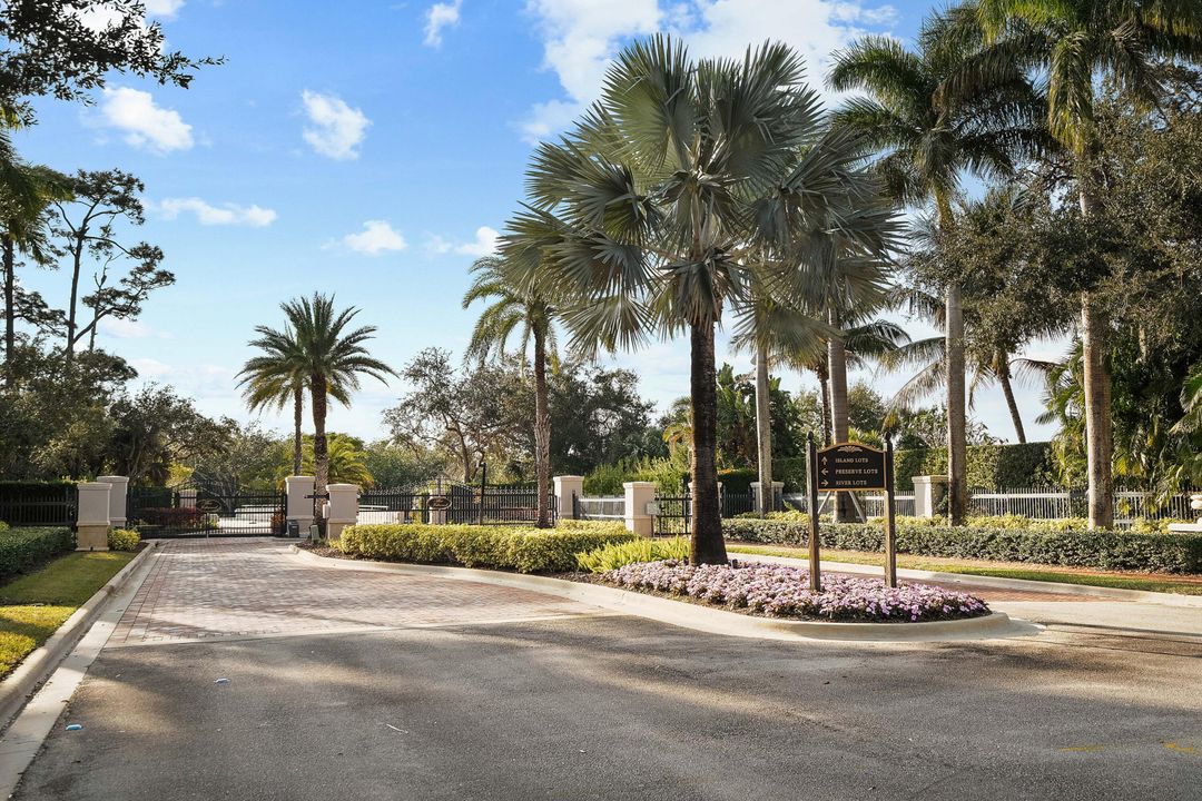 For Sale: $3,495,000 (6 beds, 7 baths, 6213 Square Feet)