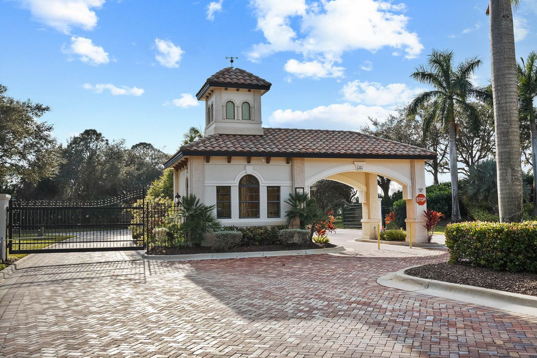 For Sale: $3,495,000 (6 beds, 7 baths, 6213 Square Feet)