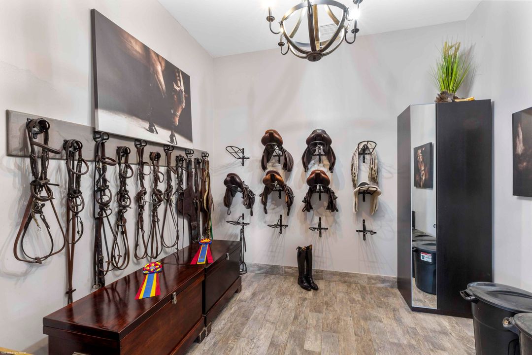 合同活跃: $3,900,000 (0 贝兹, 0 浴室, 1300 平方英尺)