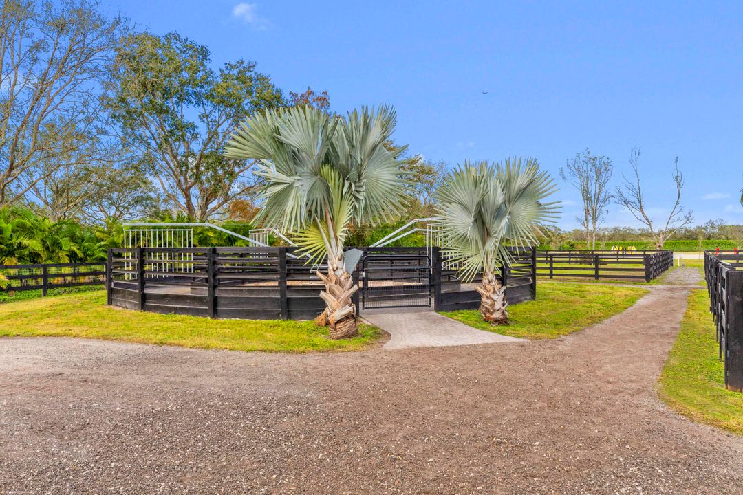 合同活跃: $3,900,000 (0 贝兹, 0 浴室, 1300 平方英尺)