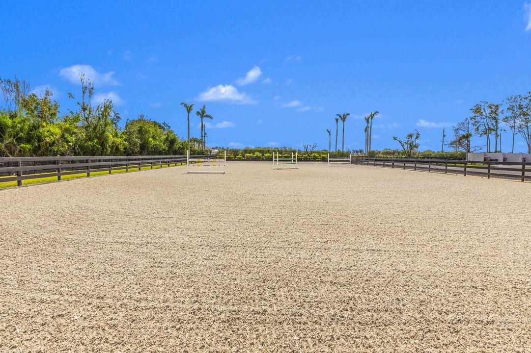 合同活跃: $3,900,000 (0 贝兹, 0 浴室, 1300 平方英尺)