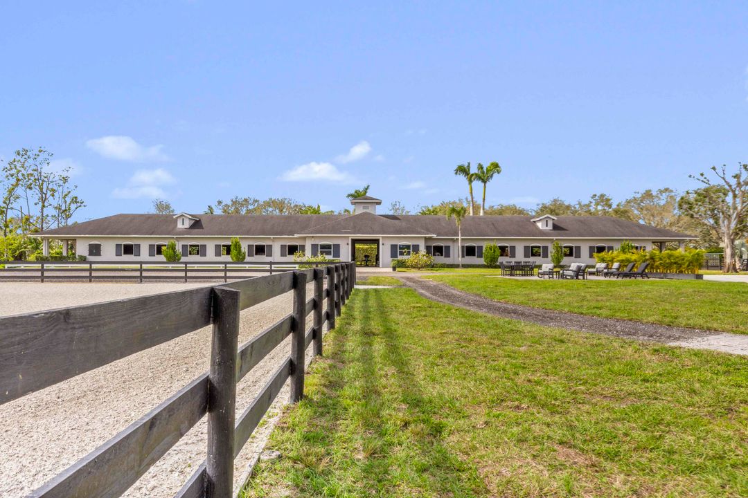 合同活跃: $3,900,000 (0 贝兹, 0 浴室, 1300 平方英尺)