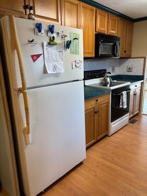 For Sale: $30,000 (2 beds, 2 baths, 1248 Square Feet)