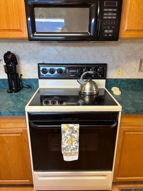 For Sale: $30,000 (2 beds, 2 baths, 1248 Square Feet)