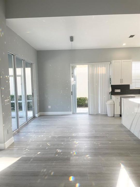 合同活跃: $2,950 (3 贝兹, 2 浴室, 1849 平方英尺)