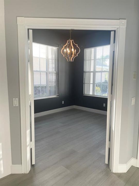 合同活跃: $2,950 (3 贝兹, 2 浴室, 1849 平方英尺)