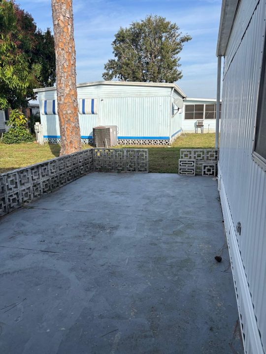 待售: $59,900 (2 贝兹, 2 浴室, 1240 平方英尺)