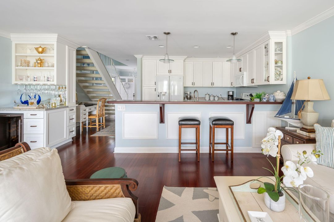 На продажу: $665,000 (3 спален, 3 ванн, 1720 Квадратных фут)