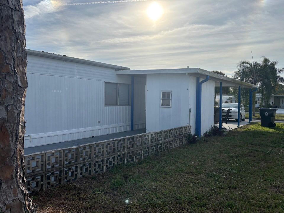 待售: $59,900 (2 贝兹, 2 浴室, 1240 平方英尺)