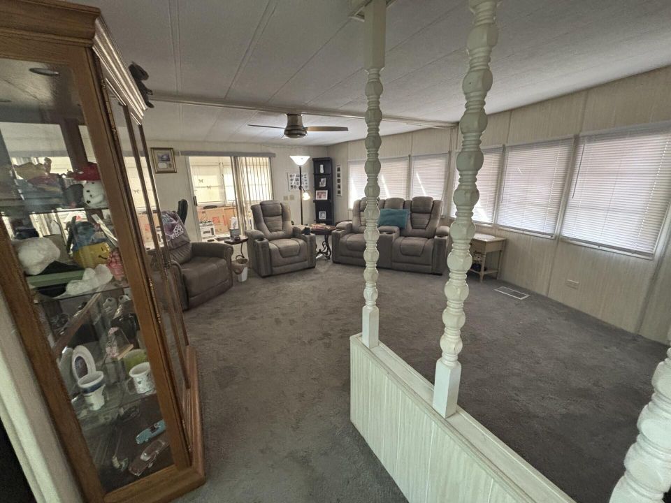 待售: $59,900 (2 贝兹, 2 浴室, 1240 平方英尺)