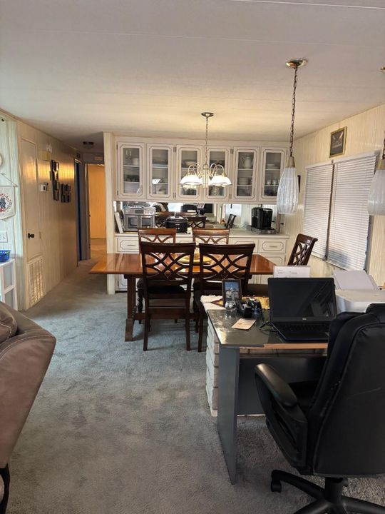 待售: $59,900 (2 贝兹, 2 浴室, 1240 平方英尺)