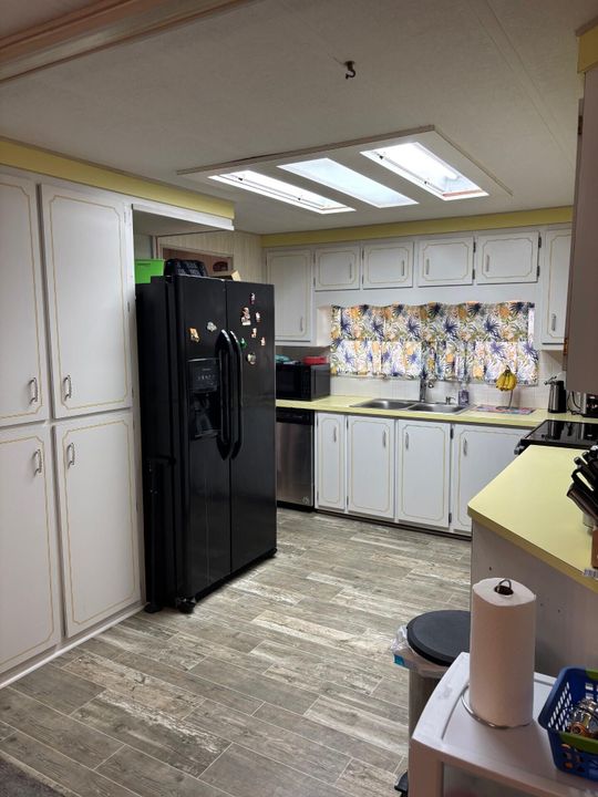 待售: $59,900 (2 贝兹, 2 浴室, 1240 平方英尺)