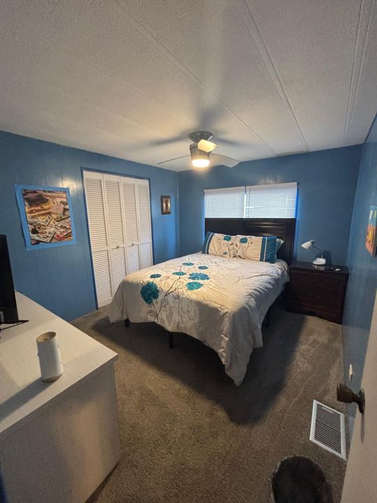 待售: $59,900 (2 贝兹, 2 浴室, 1240 平方英尺)