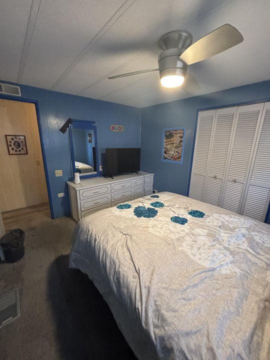 待售: $59,900 (2 贝兹, 2 浴室, 1240 平方英尺)