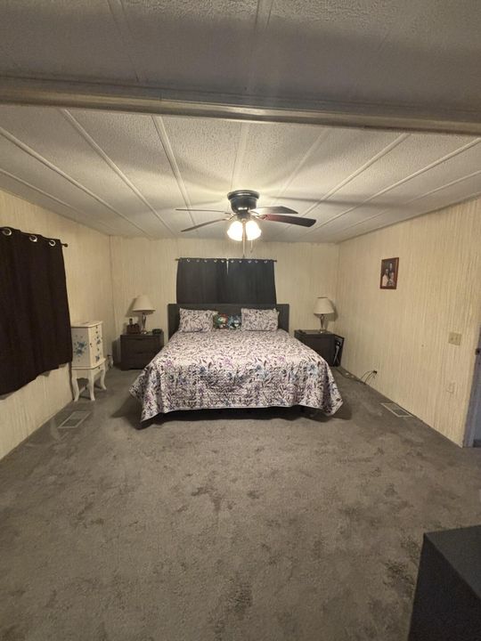 待售: $59,900 (2 贝兹, 2 浴室, 1240 平方英尺)