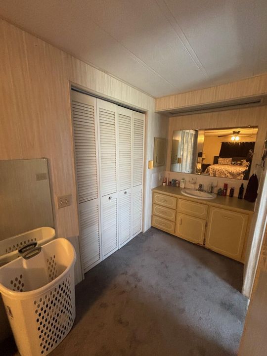 待售: $59,900 (2 贝兹, 2 浴室, 1240 平方英尺)