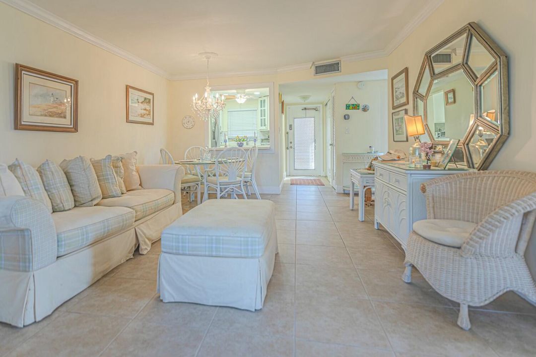 Active With Contract: $94,999 (2 beds, 2 baths, 850 Square Feet)